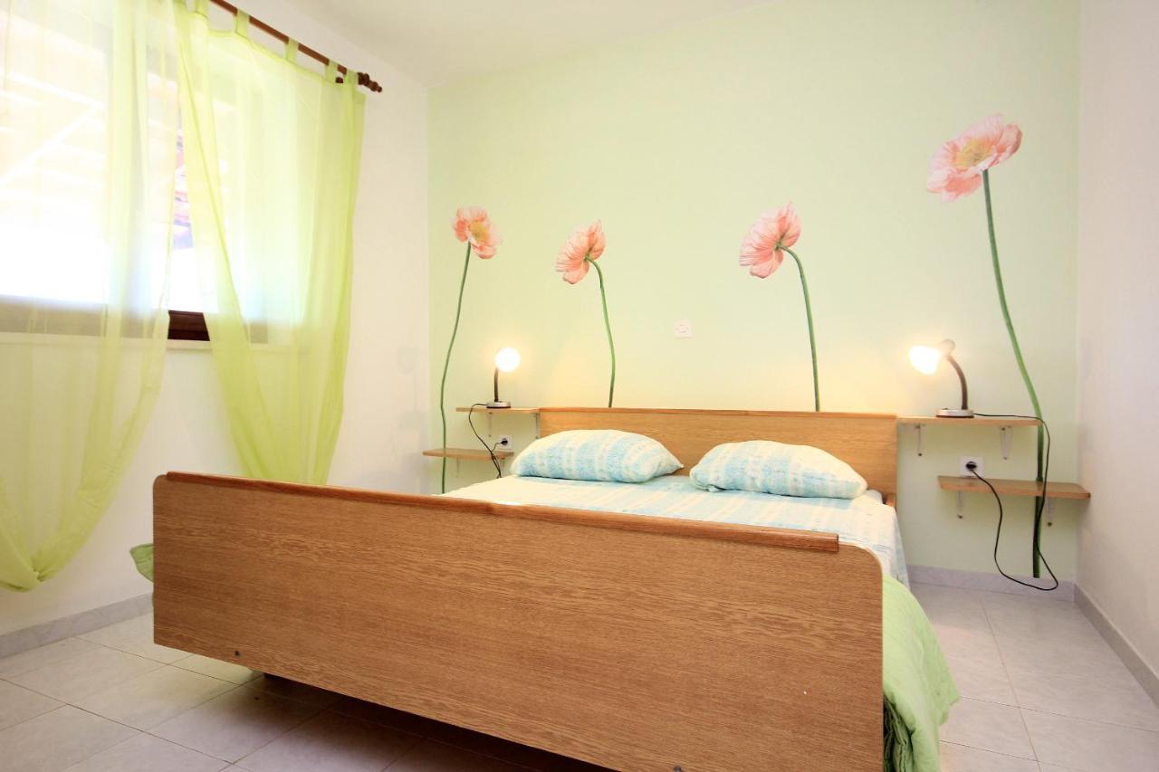 Apartment Tri Zala 174B Zrnovo Kültér fotó